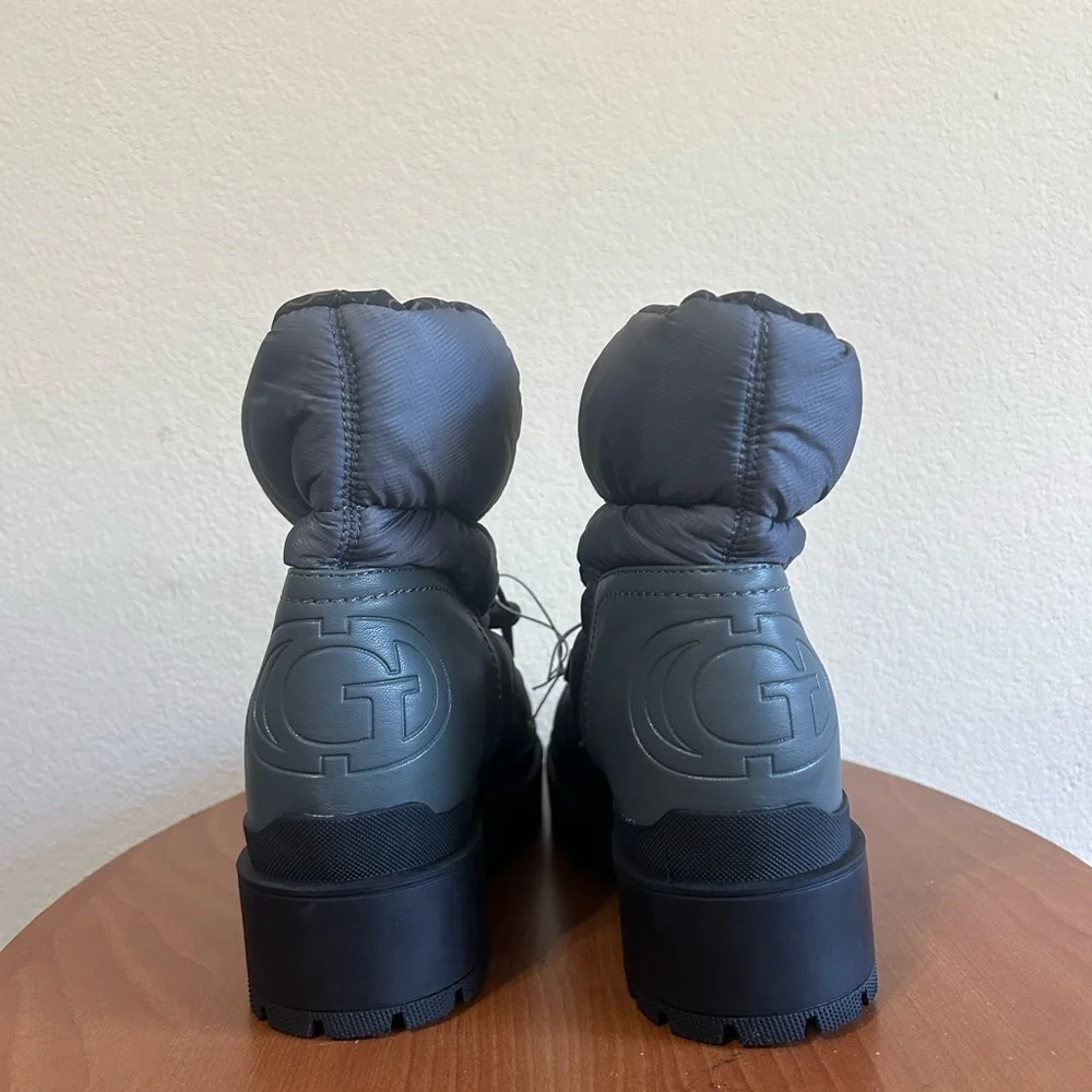 GUESS Leeda 2 Gray Cold Weather Booties Sz 8 Dark Gray Puffer Style Toggle Women